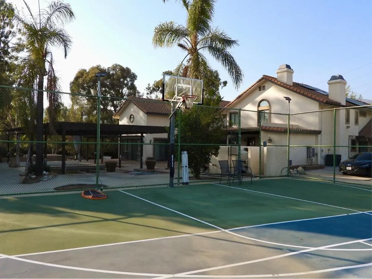5 Mins From Padua Hills Theater Villa Claremont 0*,  United States
